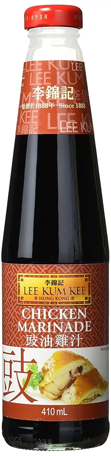 Adobo para Pollo Lee Kum Kee (410 ml). Una marinada dulce a base de salsa de soja de primer extracto, perfecta para salteados, fideos o para glasear carnes.