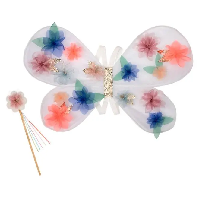 Alas de flor de organza y varita