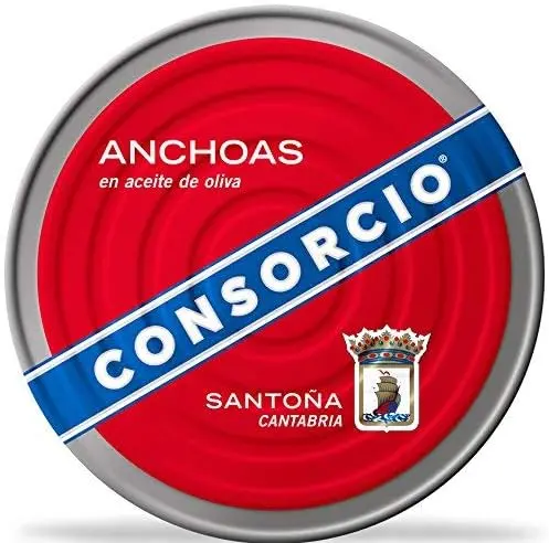 Anchoas del Cantábrico Consorcio en Aceite de Oliva, lata de 550g. Filetes de anchoa elaborados de forma artesanal para disfrutar de una exquisitez culinaria de gran formato.