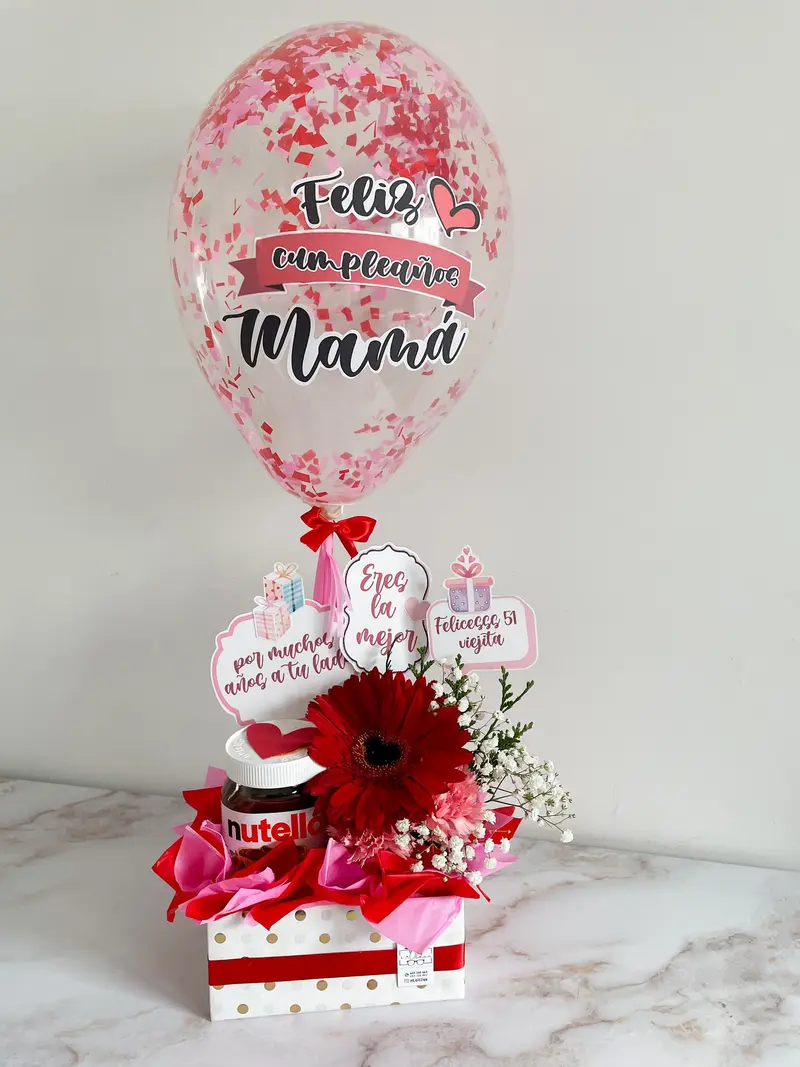 Arreglo de Flores con nutella y Globo personalizado