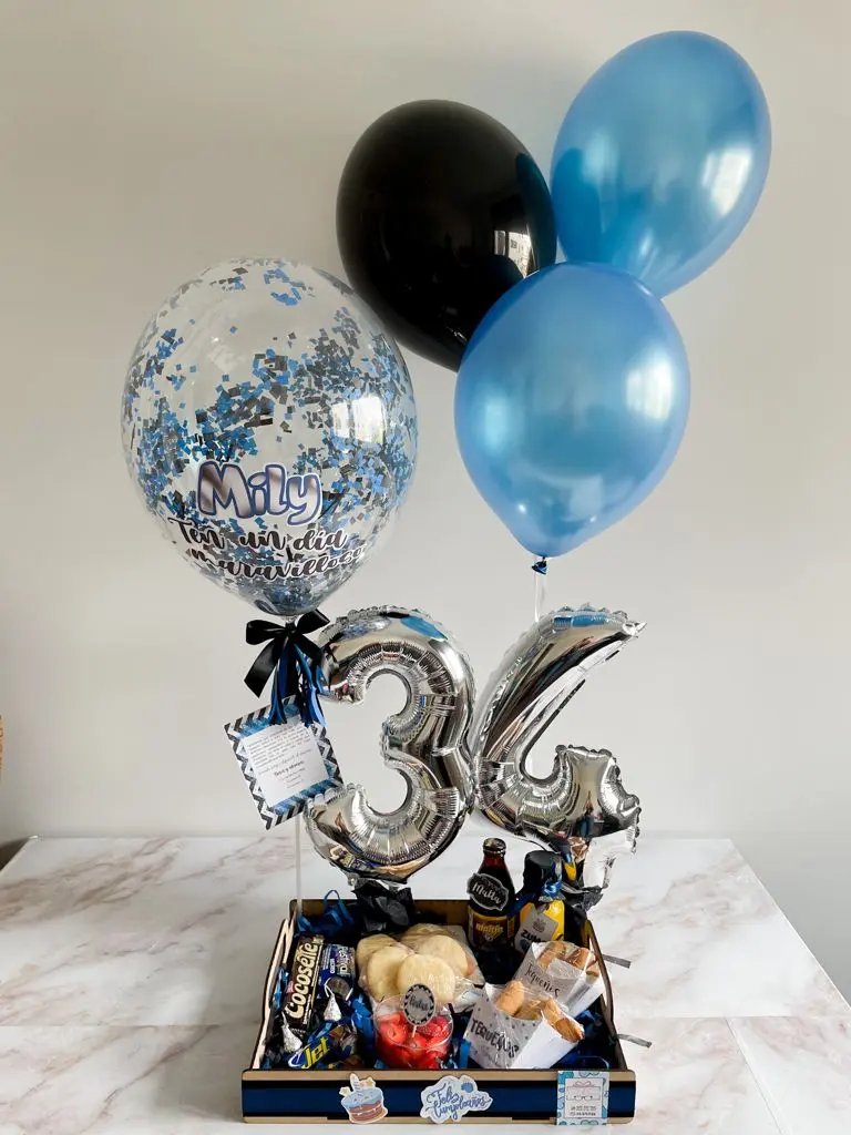 BANDEJA DESAYUNO SORPRESA VENEZOLANO GLOBOS CON HELIO