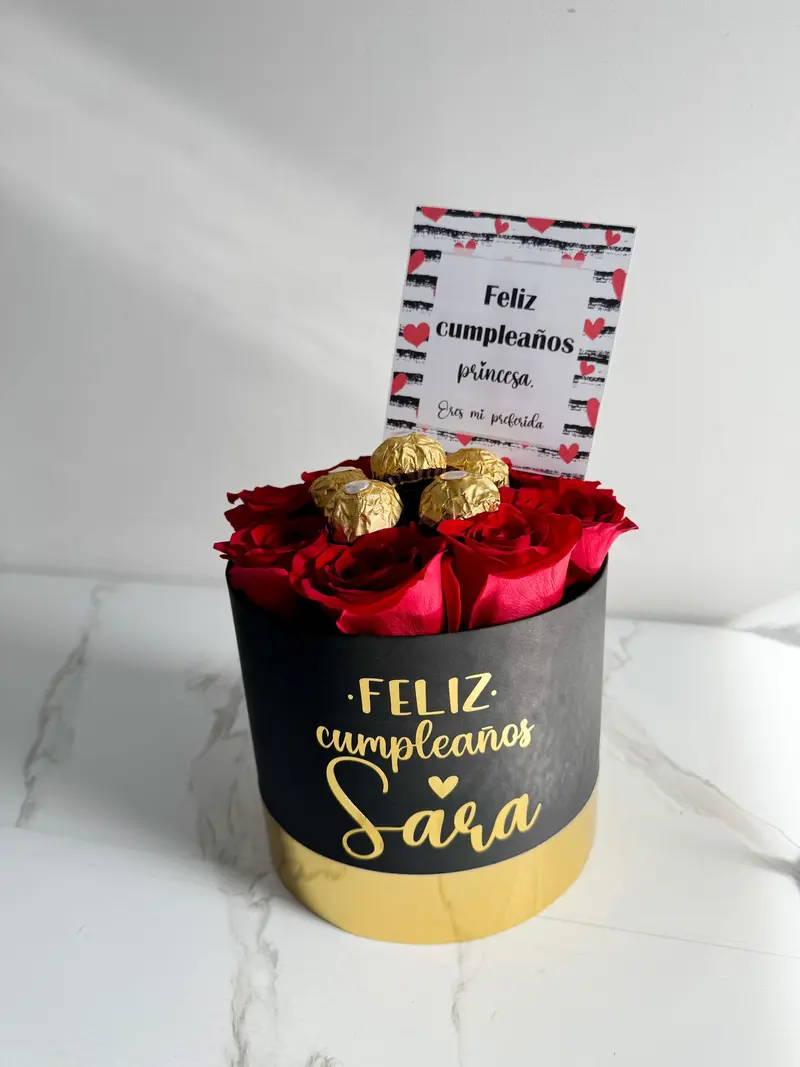 Box circular con rosas y bombones