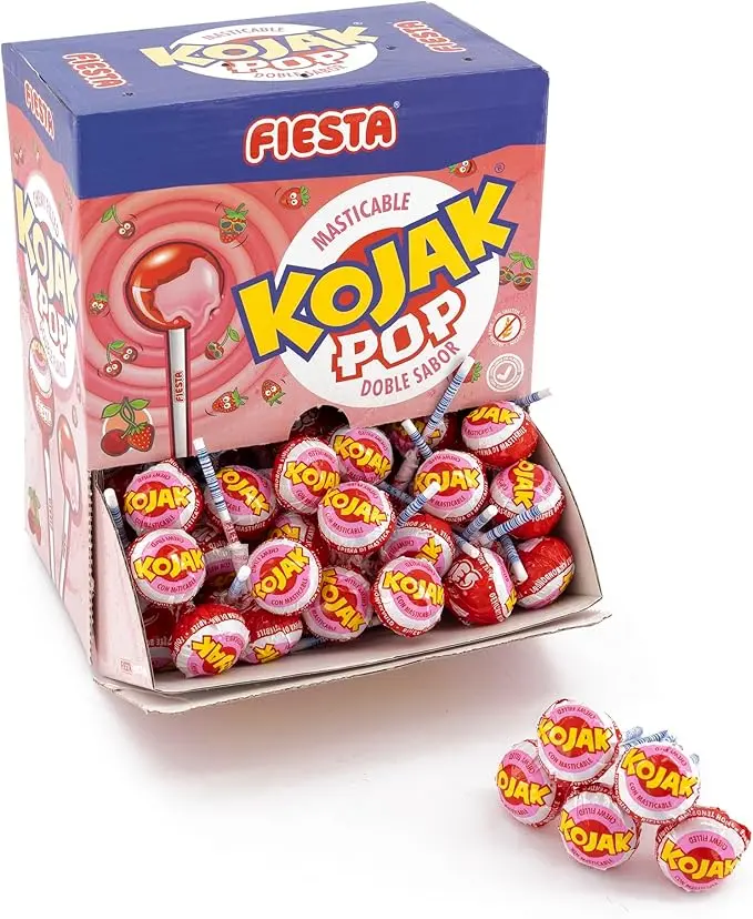Caja de 100 Kojak Lolipop con Doble Sabor Frutal. Un caramelo con palo sabor cereza y un sorprendente corazón de caramelo masticable sabor fresa. ¡Sin chicle!