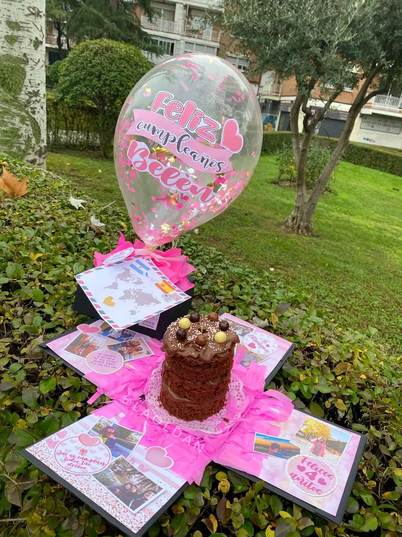 Caja Explosiva con mini tarta