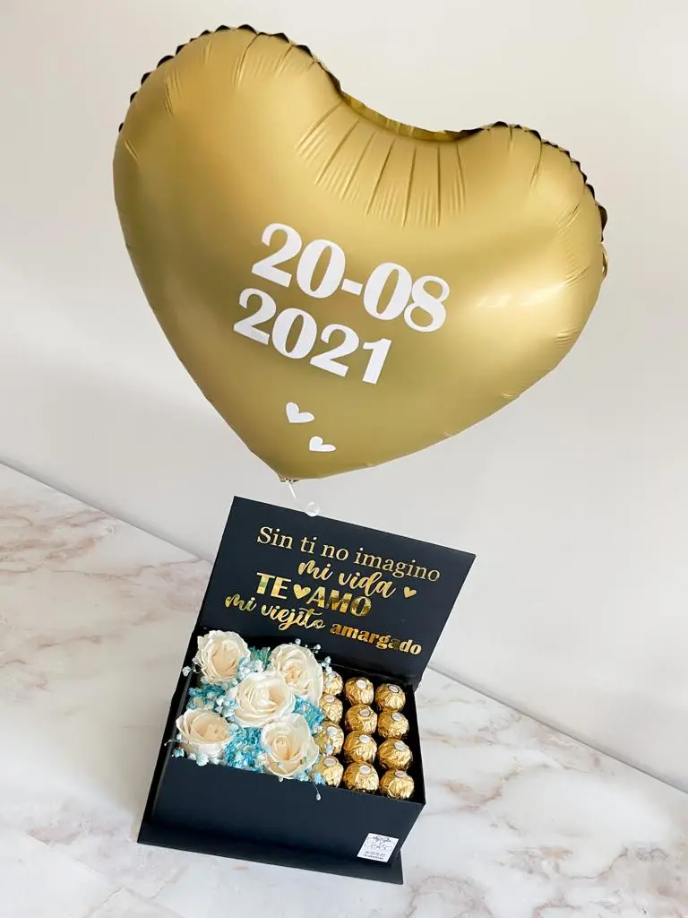 Caja propuesta sorpresa con globo metalizado personalizado con helio