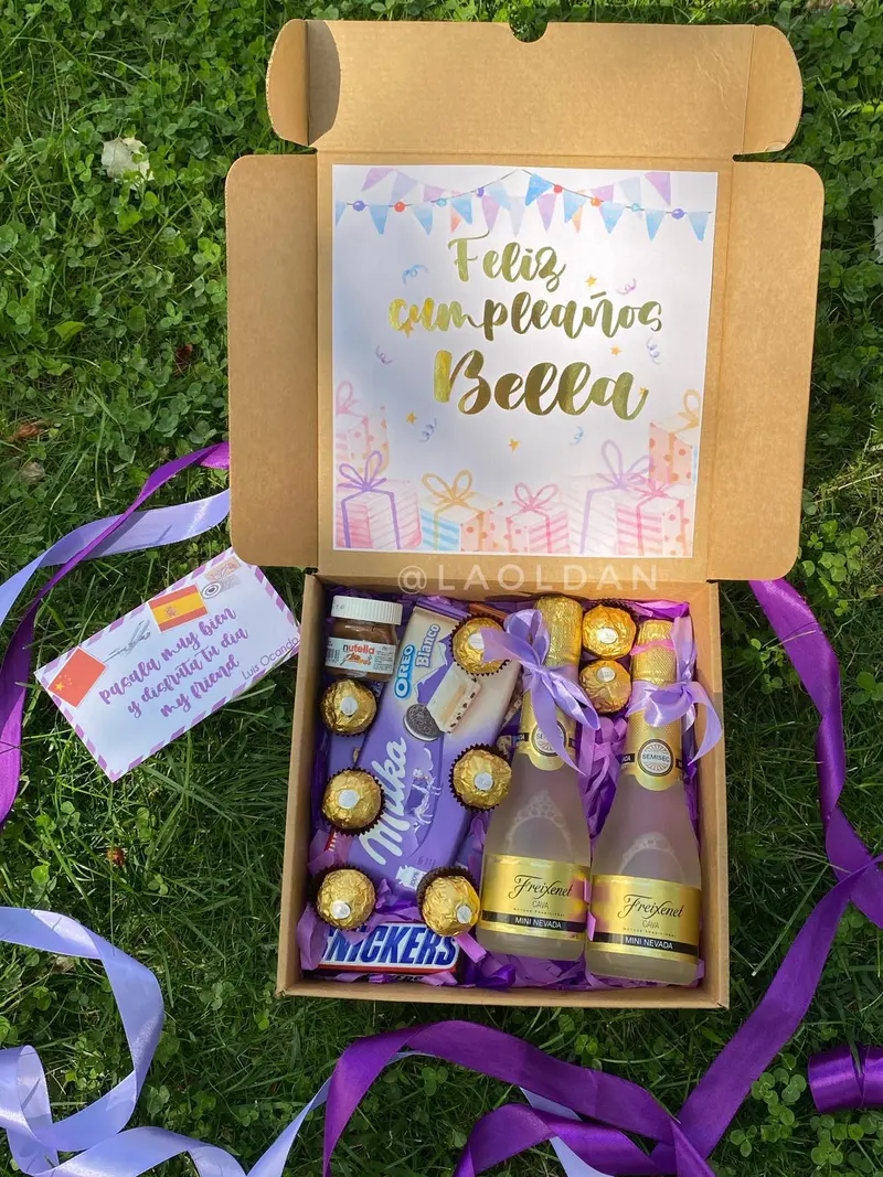 Caja Sorpresa con Chocolates y mini cavas