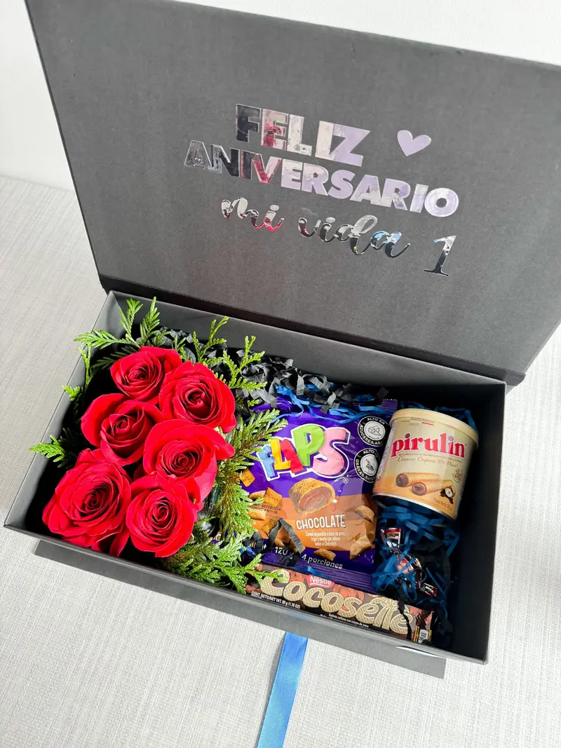Caja sorpresa con rosas y chocolates venezolanos