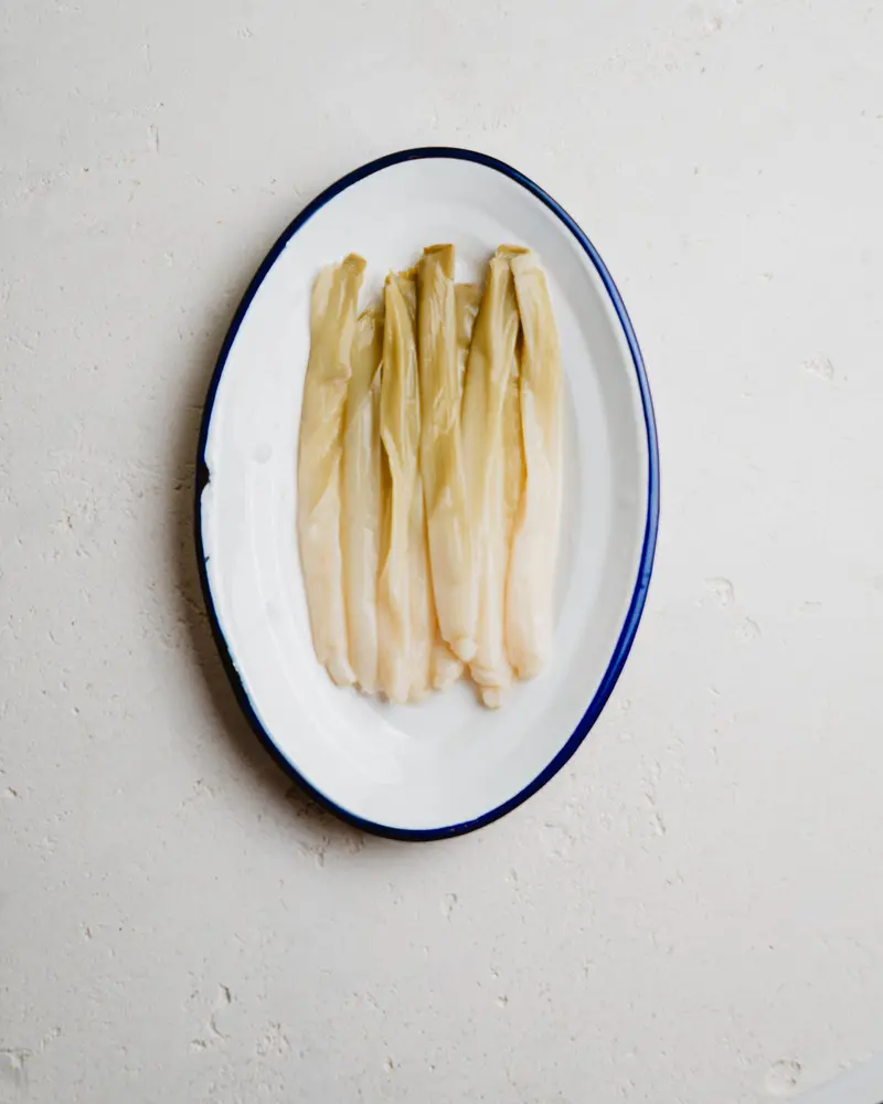 Calçots limpios y cocidos