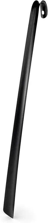 Calzador Metálico Extra Largo IKEA OMTÄNKSAM en color Antracita. Un diseño robusto y ergonómico para ponerse los zapatos sin esfuerzo y sin necesidad de agacharse.