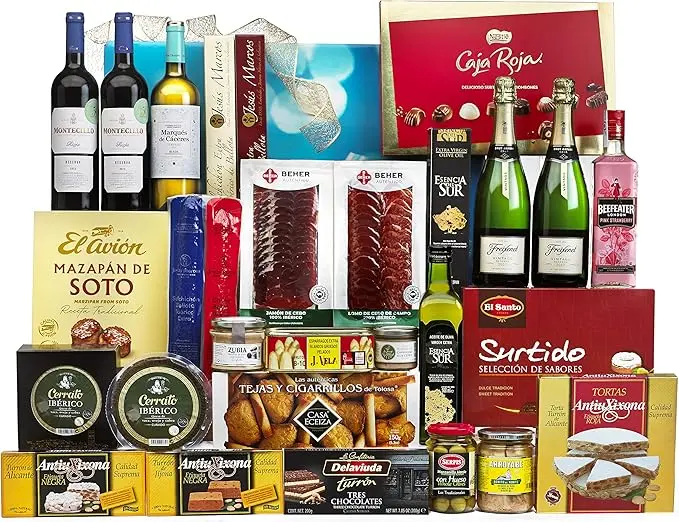 Cesta de Navidad Cia&Co Lote B809, Selección Gourmet. Un completo lote navideño con Whisky DYC, Cava, vino, ibéricos y un gran surtido de dulces. El regalo perfecto para sorprender.