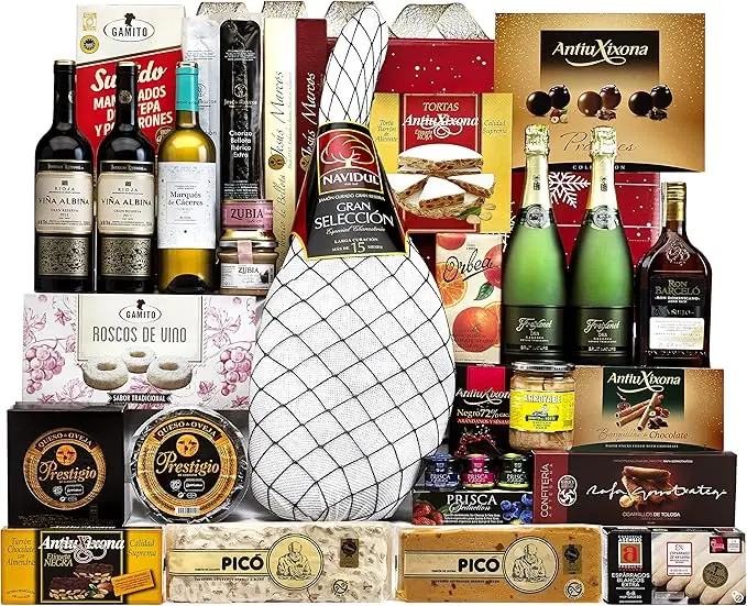 Cesta de Navidad Cia&Co Lote B814 con Jamón Serrano Gran Reserva. El regalo navideño por excelencia, con un jamón de más de 7kg, bebidas premium, ibéricos, queso y un gran surtido de dulces.
