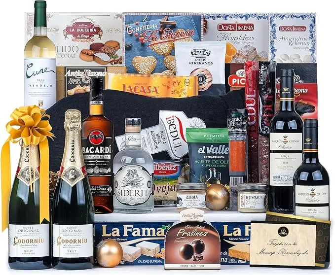 Cesta de Navidad con Jamón Serrano Gran Reserva Cia&Co Lote A303. Un regalo excepcional con Jamón de +7kg, bebidas premium, ibéricos de bellota y un gran surtido de dulces.
