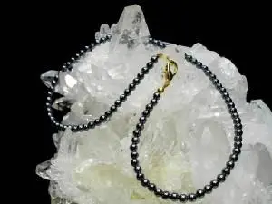 Collar Hematite Bola 4mm cierre dorado