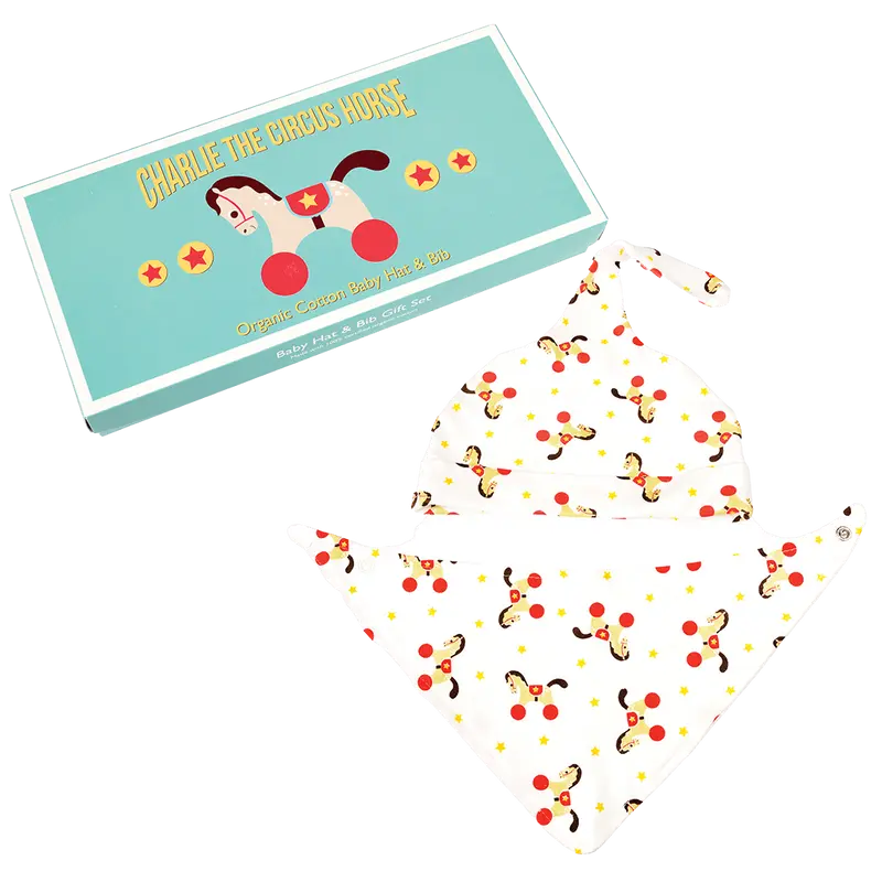 Conjunto de babero y gorro de algodón organico