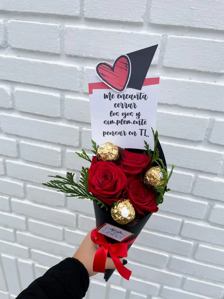 Cono de 3 Rosas