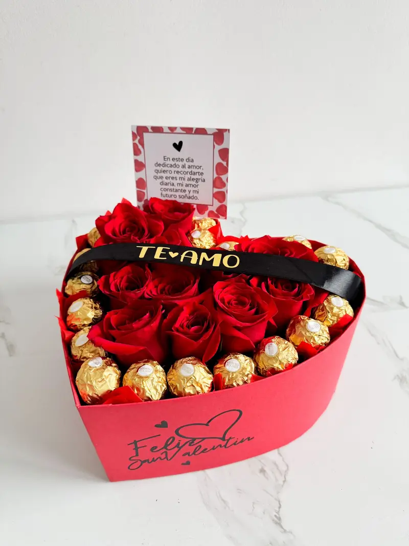 CORAZON ROJO DE ROSAS Y BOMBONES