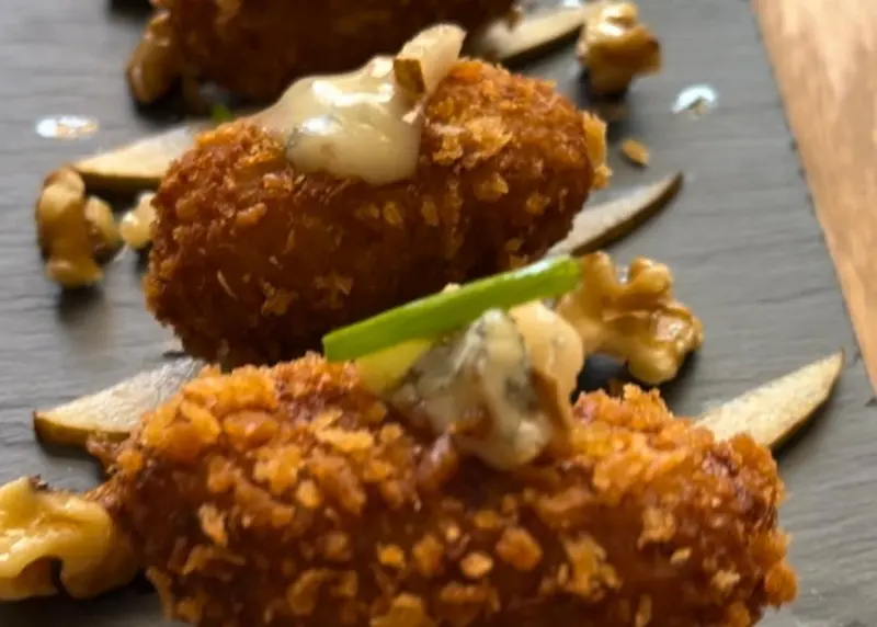 🧀 Croquetas de Gorgonzola con Nueces y Pera