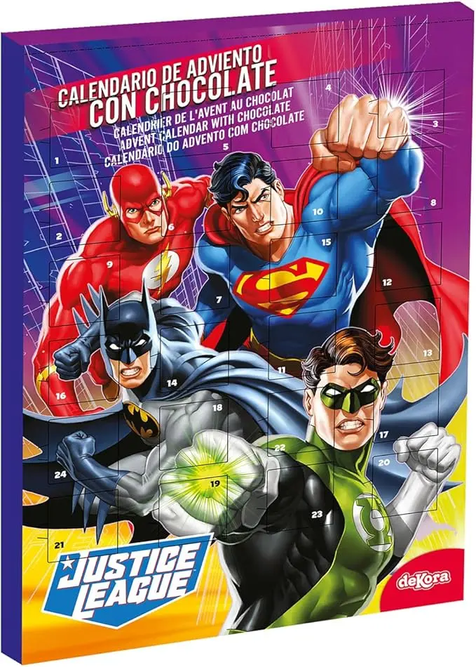 Dekora Calendario de Adviento Infantil de La Liga de la Justicia, 50g. Una cuenta atrás para la Navidad con Superman, Batman y 24 chocolatinas sin gluten.