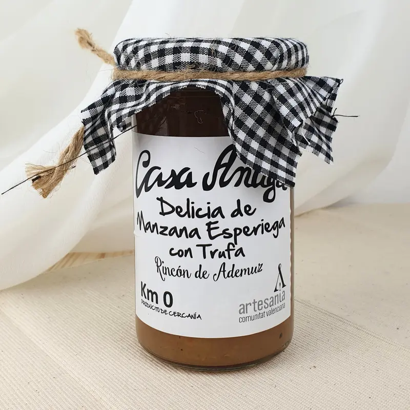 Delicia de Manzana Esperiega con Trufa de Casa Antiga