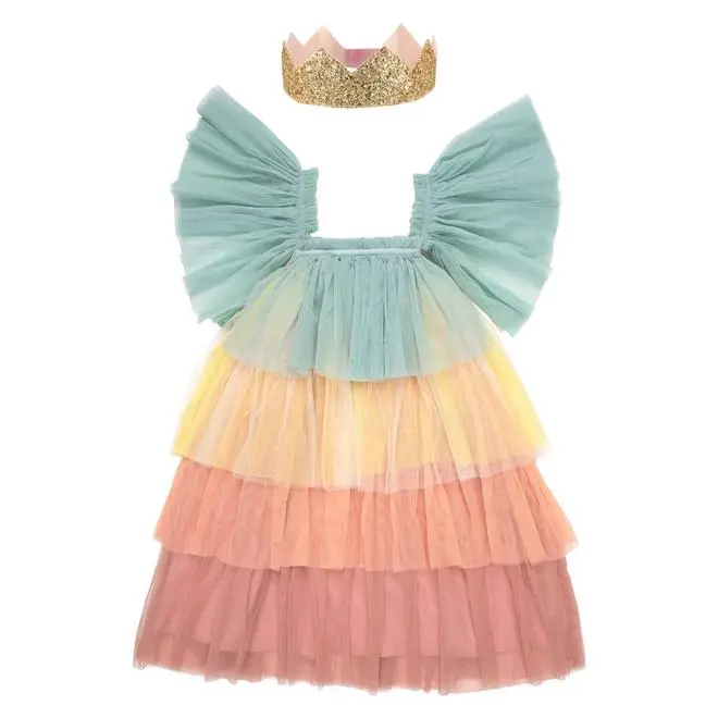 Disfraz de princesa con volantes y corona