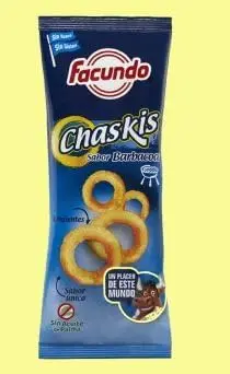 Facundo Chaskis Barbacoa, pack de 16 bolsas de 90 gramos. Crujientes y sabrosos aros de maíz frito con un irresistible sabor a barbacoa, el snack perfecto para cualquier ocasión.