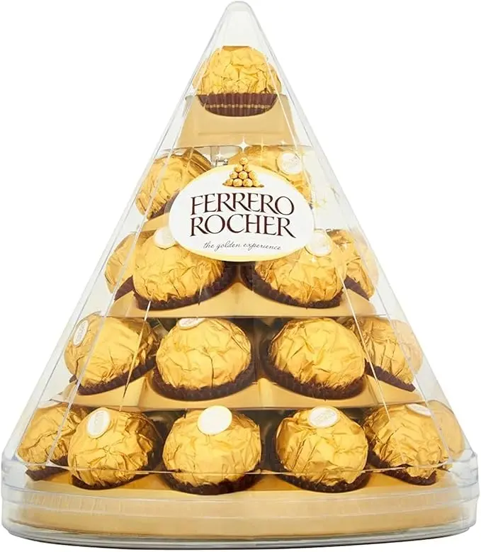 Ferrero Rocher Pirámide de Navidad, 28 Bombones (350g). Un centro de mesa espectacular con el icónico bombón de chocolate y avellanas, perfecto para decorar y compartir en tus fiestas.