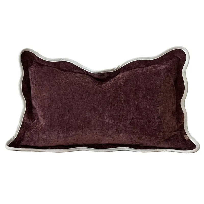 Funda de Cojín Chloe Plum con Borde Festoneado