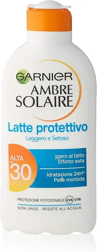Garnier Ambre Solaire Leche Protectora Solar Hidratante SPF 30, 200 ml. Fórmula con Vitamina C antioxidante para una piel suave, sedosa y protegida del sol.