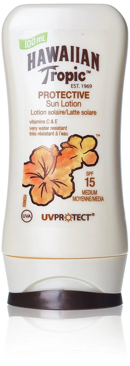 Hawaiian Tropic Loción Solar Protectora SPF 15 (100ml). Consigue un bronceado dorado y luminoso de forma segura con esta loción hidratante de aroma a coco, en un práctico formato de viaje.