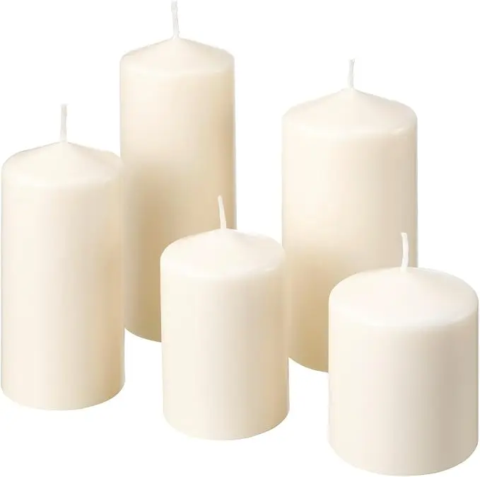 IKEA FENOMEN Juego de 5 Velas sin Perfume, Color Natural. Un set de velas decorativas de diferentes tamaños para crear un ambiente cálido y relajante en tu hogar.