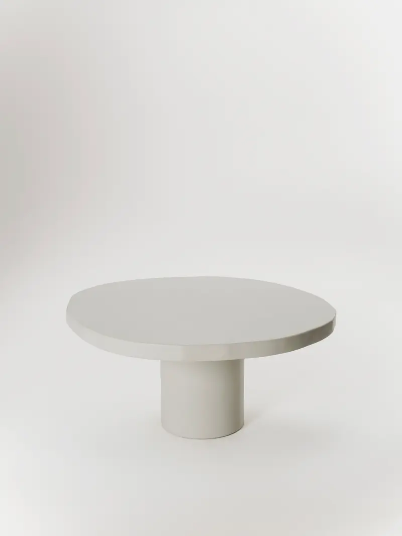 Mesa de comedor Ude redonda de microcemento