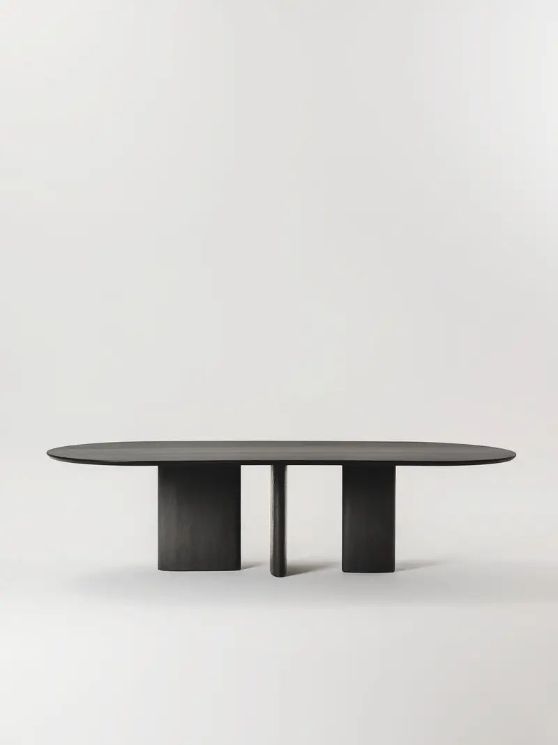 Mesa de comedor Valerie ovalada de microcemento