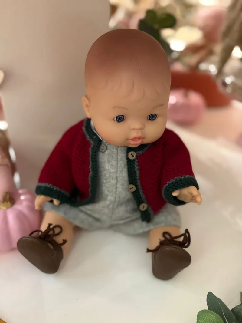 Muñeco Bebé con Conjunto Clásico Otoñal