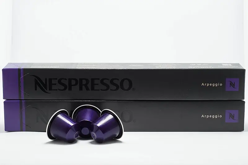Nespresso Arpeggio 20 Cápsulas de Café OriginalLine. Pack de 2 Tubos para un Espresso Intenso y Cremoso, con Cuerpo y Notas de Cacao. Intensidad 9, Tueste Oscuro.