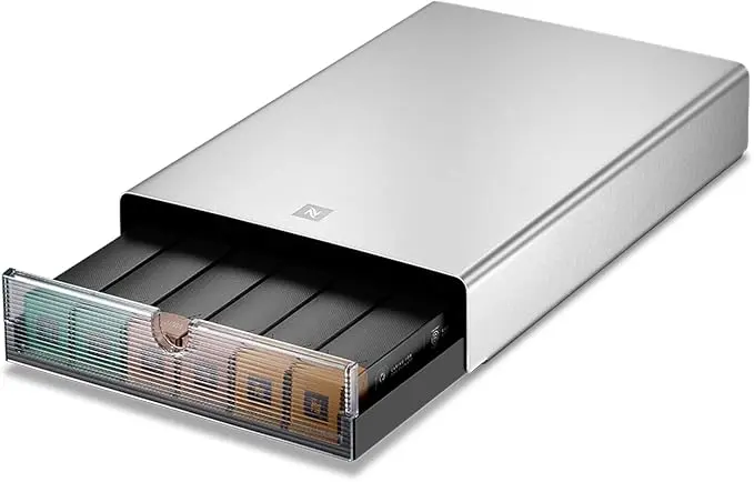 Nespresso Drawer Display, Dispensador de Cápsulas en Cajón de Acero Inoxidable. Almacena y organiza hasta 60 cápsulas Original o 44 Vertuo bajo tu cafetera, optimizando el espacio con elegancia.