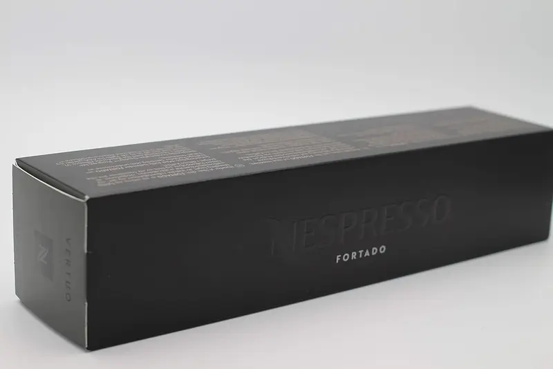 Nespresso Vertuo Fortado, Pack 10 Cápsulas de Café para Gran Lungo (150ml). El café más intenso de su tamaño (Int. 8), con notas a cacao y madera de roble. Para sistema Vertuo.