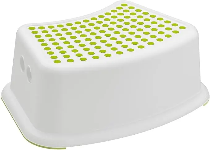 Pack de 2 Escalones Infantiles IKEA FÖRSIKTIG. La solución doble con dos taburetes antideslizantes para tener uno en el baño y otro en la cocina. Máxima seguridad y comodidad.