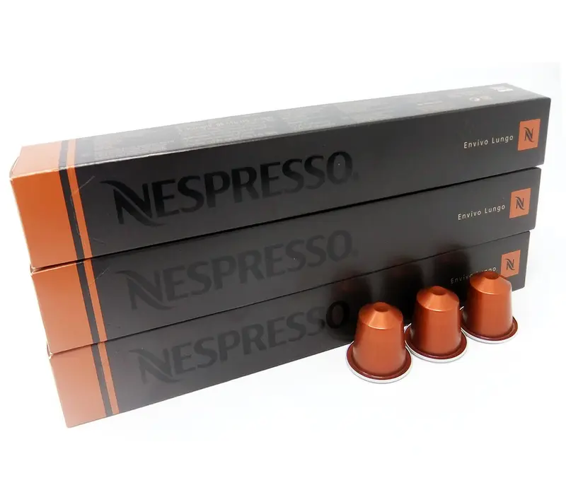 Pack de 30 Cápsulas Nespresso Envivo Lungo. Un café largo e intenso de nivel 9, con un carácter potente y notas a caramelo y pan de jengibre. Para cafeteras Original.
