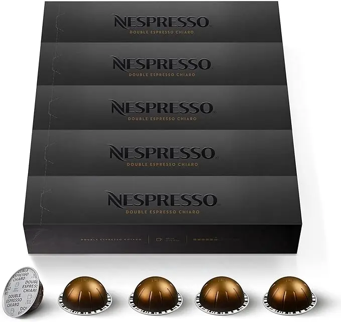 Pack de 50 Cápsulas Nespresso Vertuo Chiaro. Un café Double Espresso (80 ml) de intensidad 8, diseñado para combinar con leche y revelar notas de caramelo y galleta.
