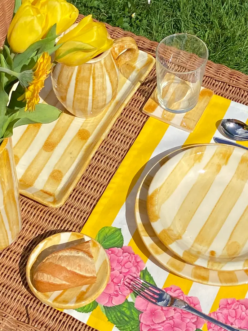 Plato llano rayas amarillo