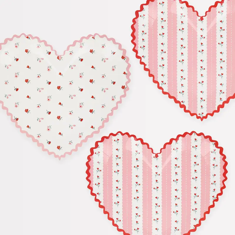 Platos Corazones con Rosas Vintage