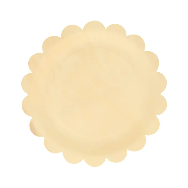 Platos pequeños de madera