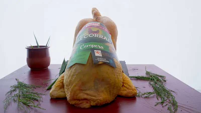 Pollo de corral - 2,5 kg.a 10€ kilo