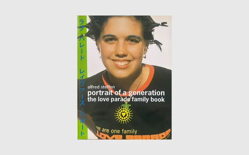 Portrait of a generation, the Love Parade family book