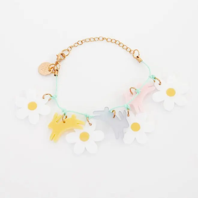 Pulsera de conejito y margarita