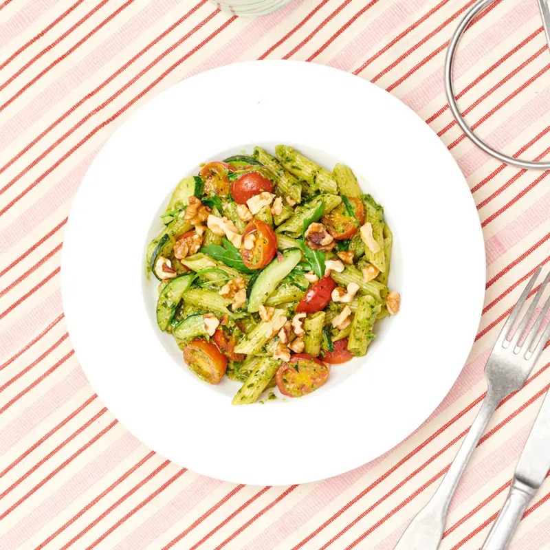 Rigatoni al pesto de aguacate