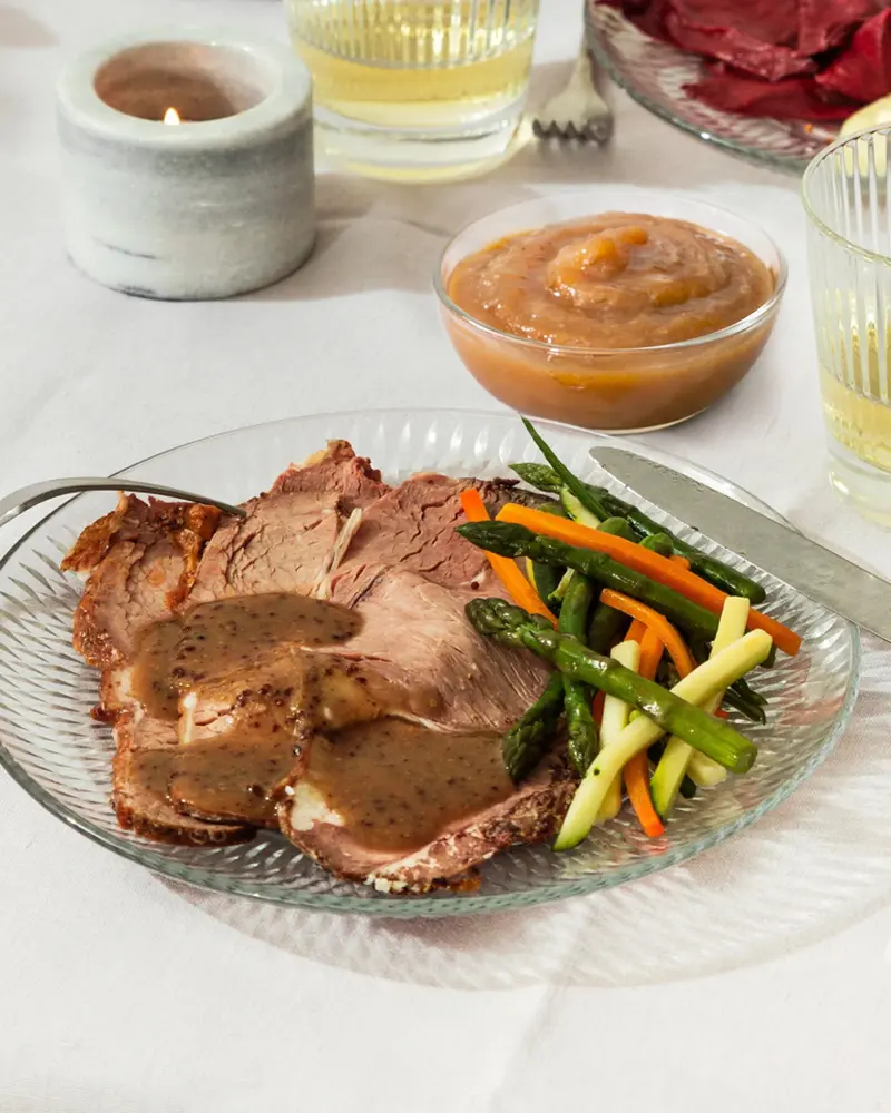 Roastbeef de ternera preasado con puré de manzana