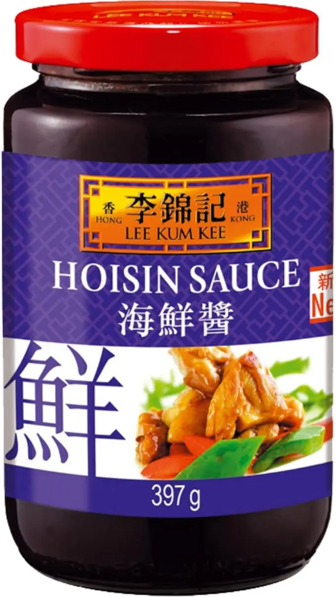 Salsa Hoisin Lee Kum Kee (397 gr). Una salsa tradicional china, aromática y dulce a base de soja fermentada, ideal para marinar, saltear o usar como dip.