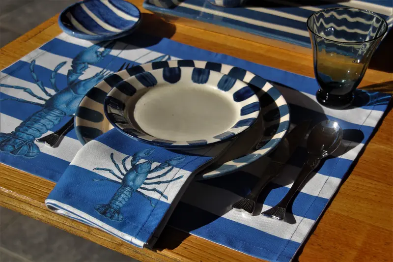 Servilleta rayas bogavante azul