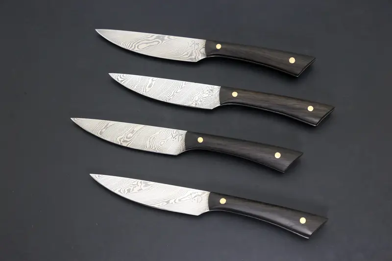 Set de 4 cuchillos de mesa – Acero damasco forjado a mano – 100 mm
